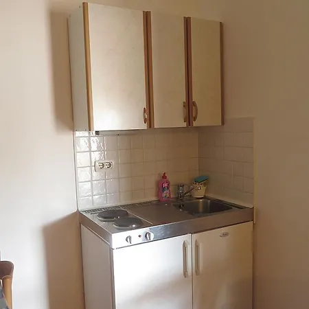 Studio In With Balcony, Air Condition, Wifi Apartament