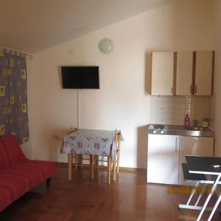 Studio In With Balcony, Air Condition, Wifi Apartament *