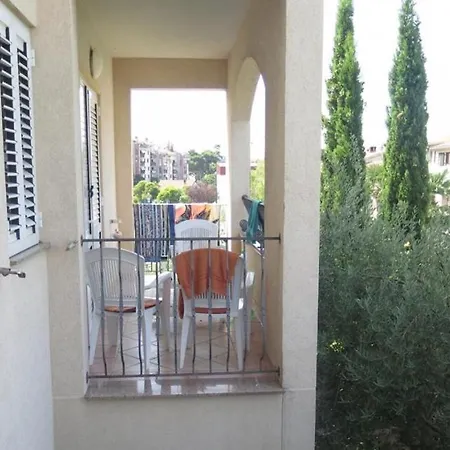 Studio In With Balcony, Air Condition, Wifi Poreč